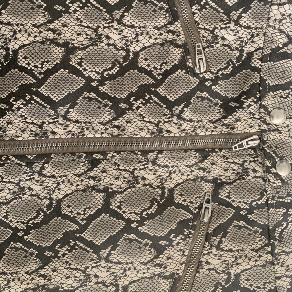 Python Print Mini Skirt - Picture 3 of 4